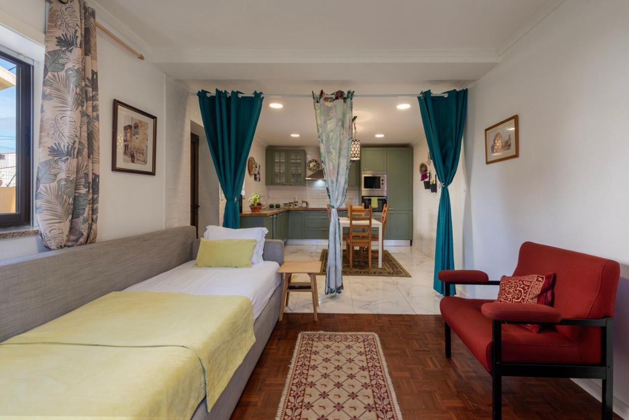 Joivy Inviting Accommodations In บีลาโนวาเดกายา ภายนอก รูปภาพ