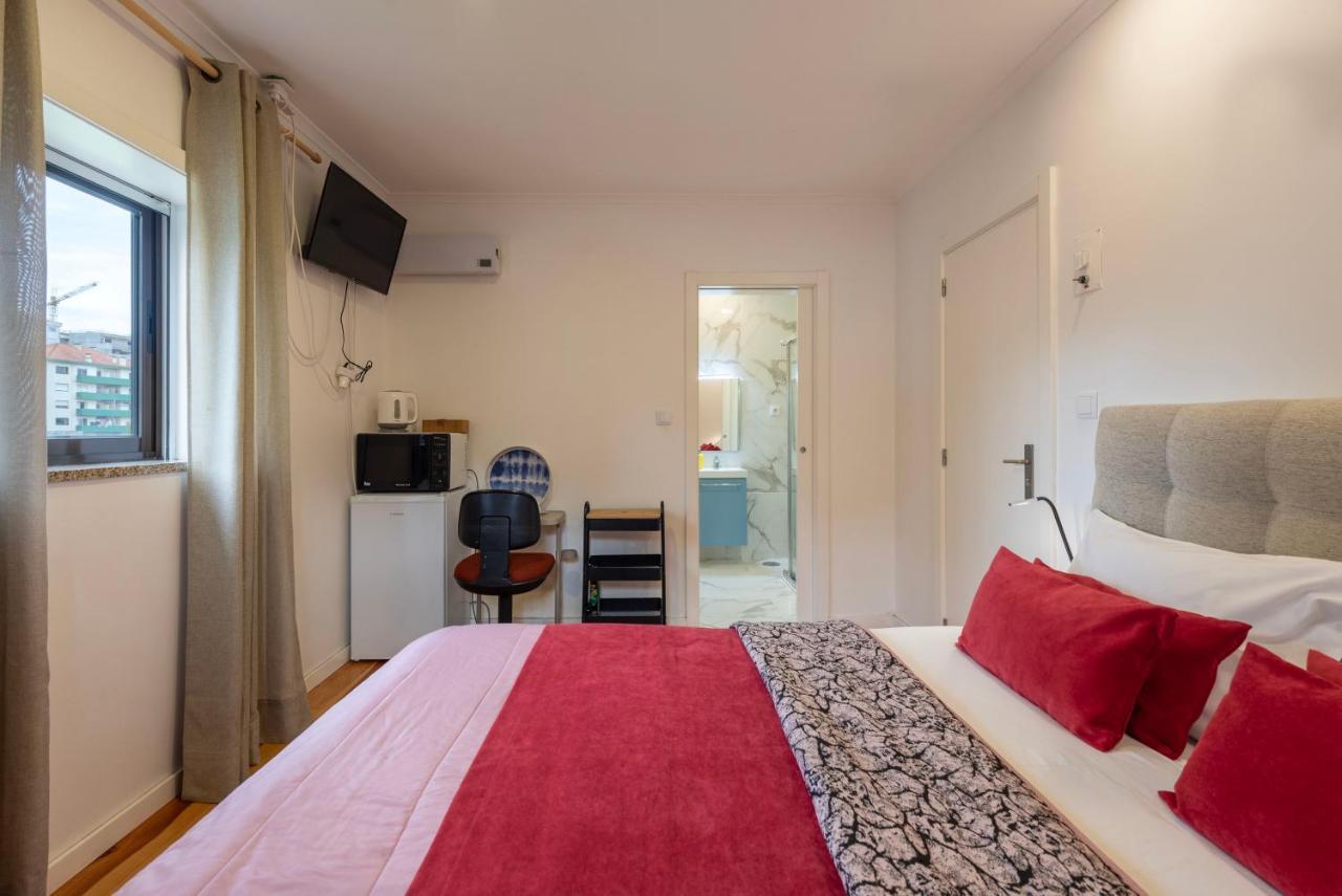 Joivy Inviting Accommodations In บีลาโนวาเดกายา ภายนอก รูปภาพ