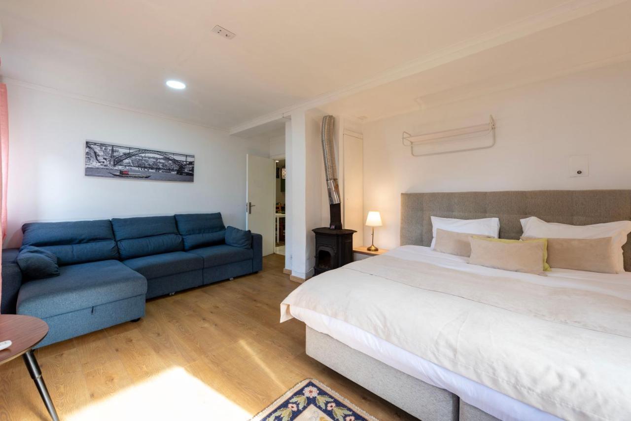 Joivy Inviting Accommodations In บีลาโนวาเดกายา ภายนอก รูปภาพ